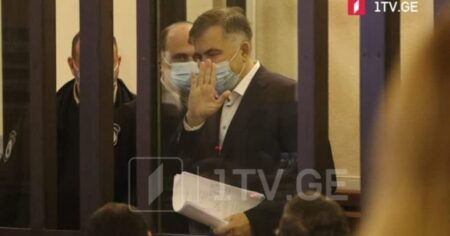 image-saakashvili-2-696x391