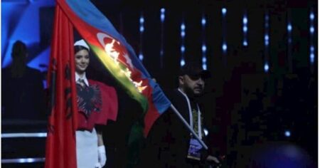 image-irevanda-azerbaycan-bayragi-yandirildi-768x403