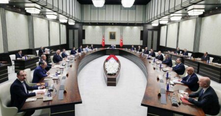 image-kulis-erdogan-kabine-kararini-verdi-bakanlar-toplantidan-morali-bozuk-ayrildi