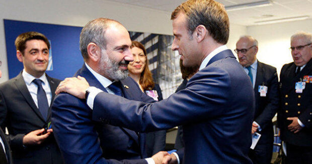 image-makron_pashinyan