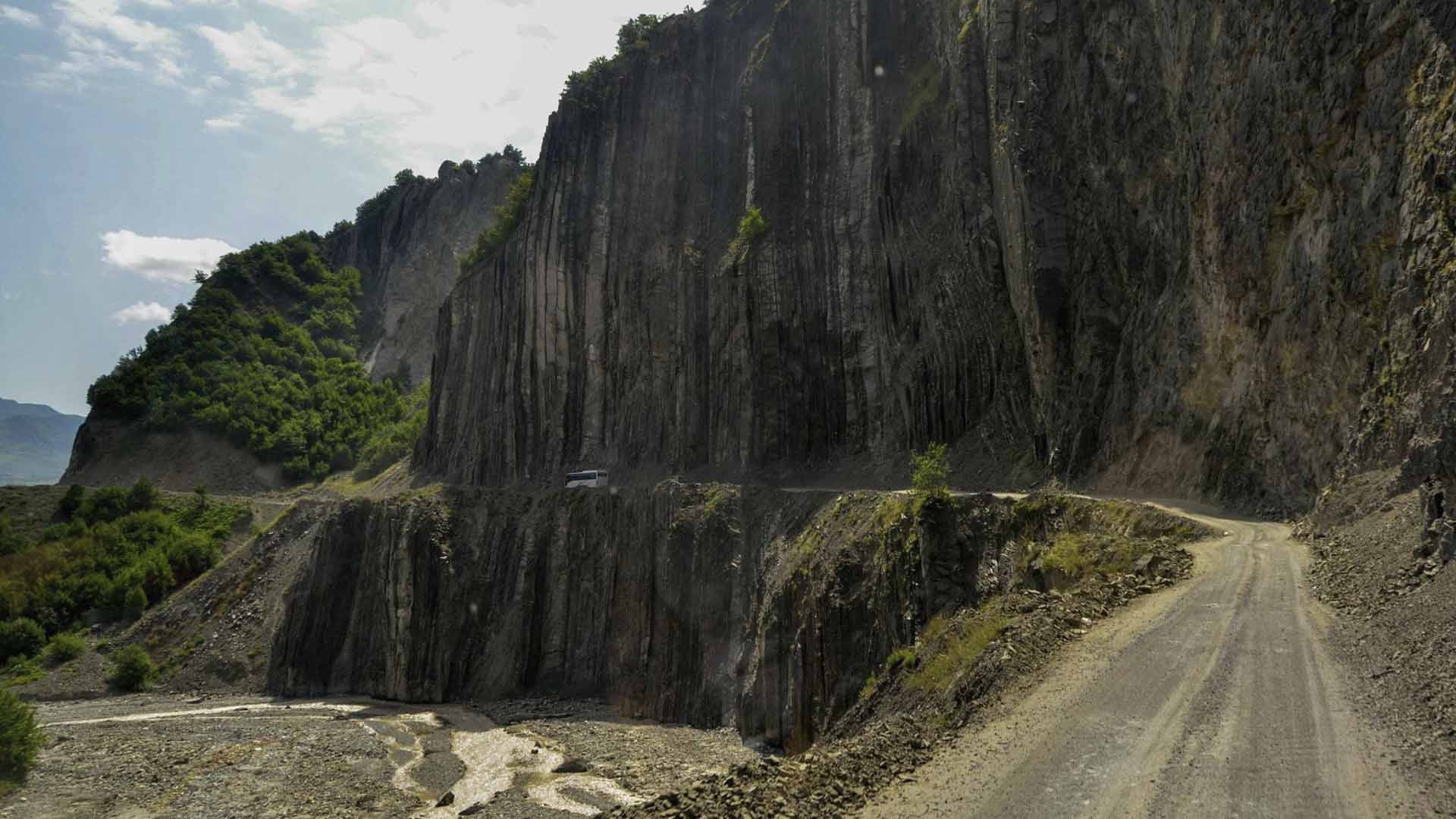 Namazgah-Lahıc yolunda sürüşmə